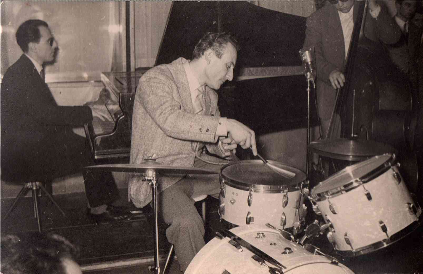 Everything You Need To Know About Drum Brushes