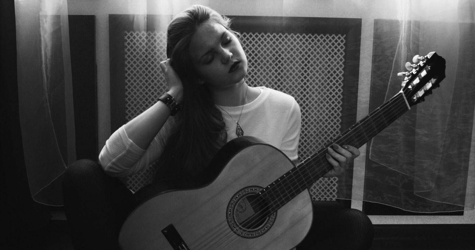 5 Tips To Ensure You Keep Playing Guitar