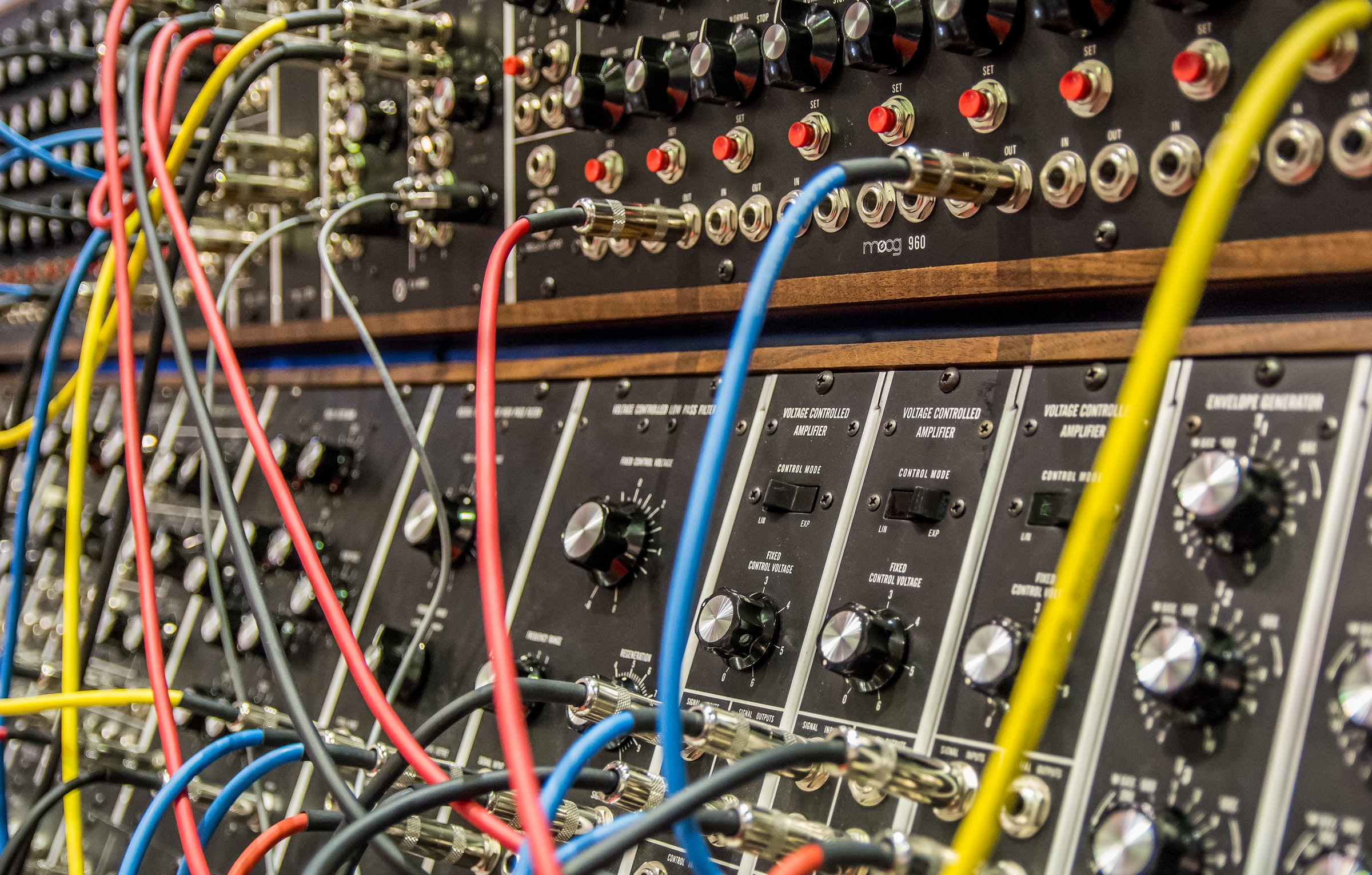 How to Use Modular Synthesizers