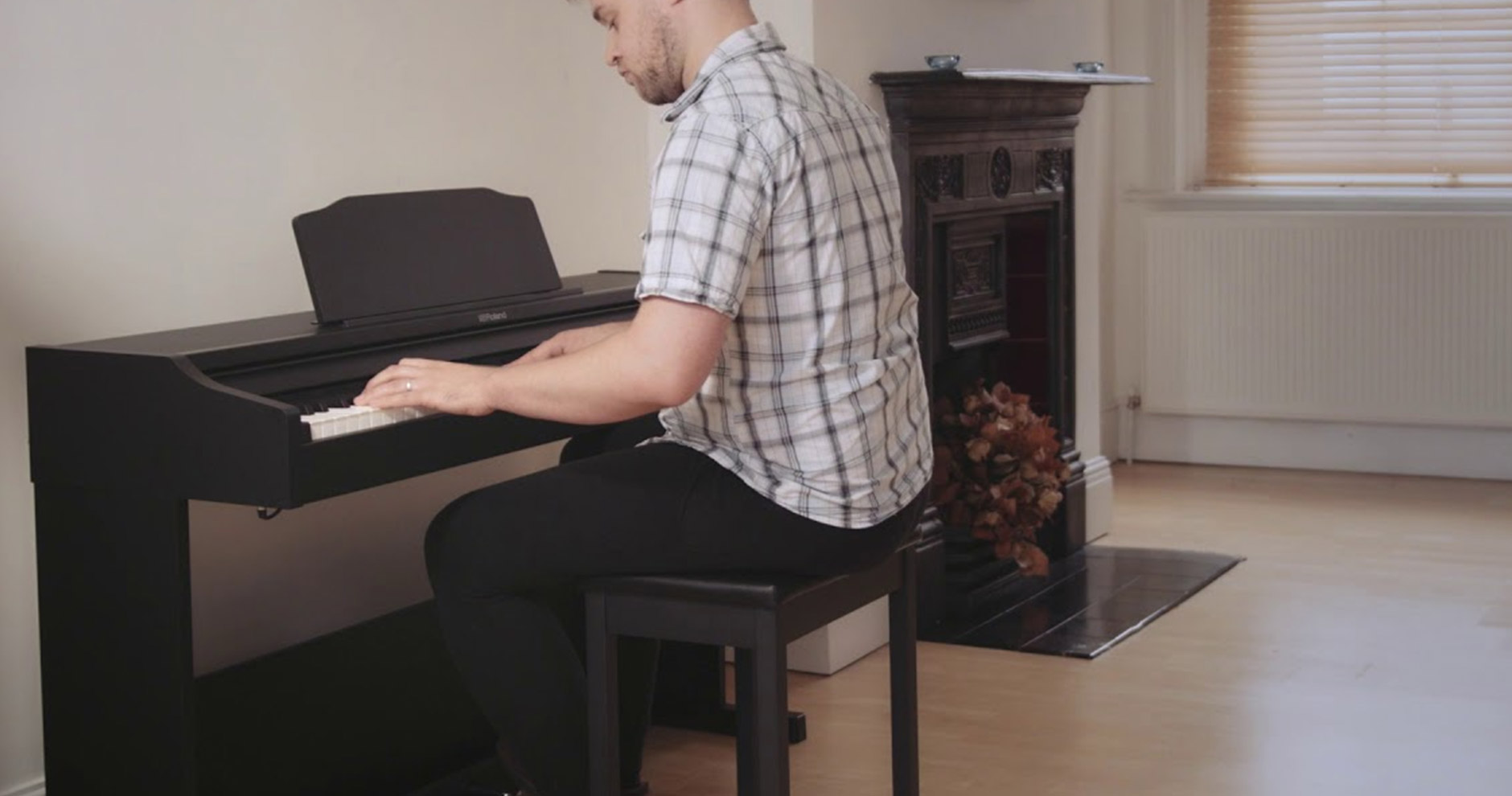 Digital Piano vs Keyboard: What&#8217;s the difference?