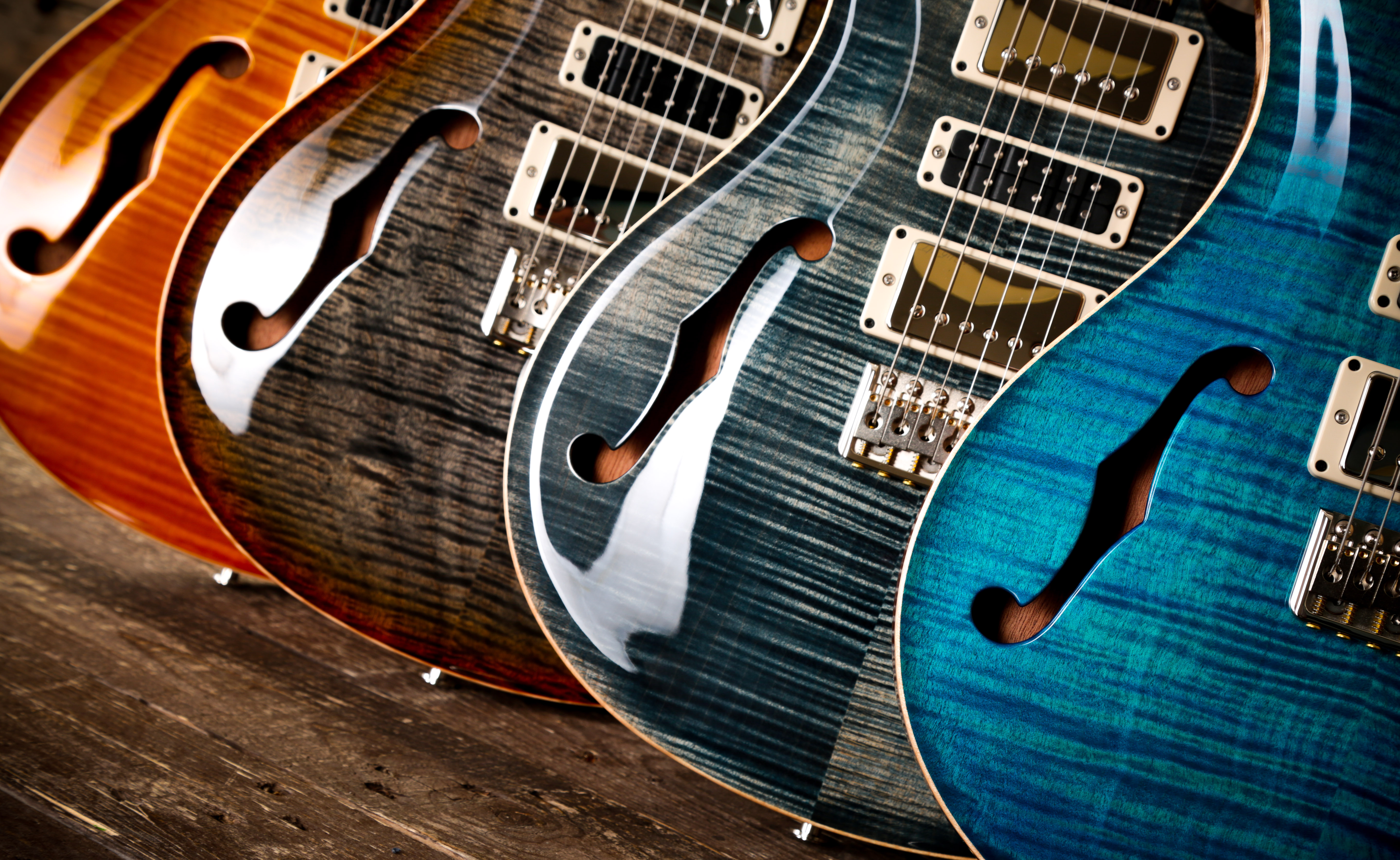 Semi-Hollow vs Hollow Body Guitars: What’s The Difference?