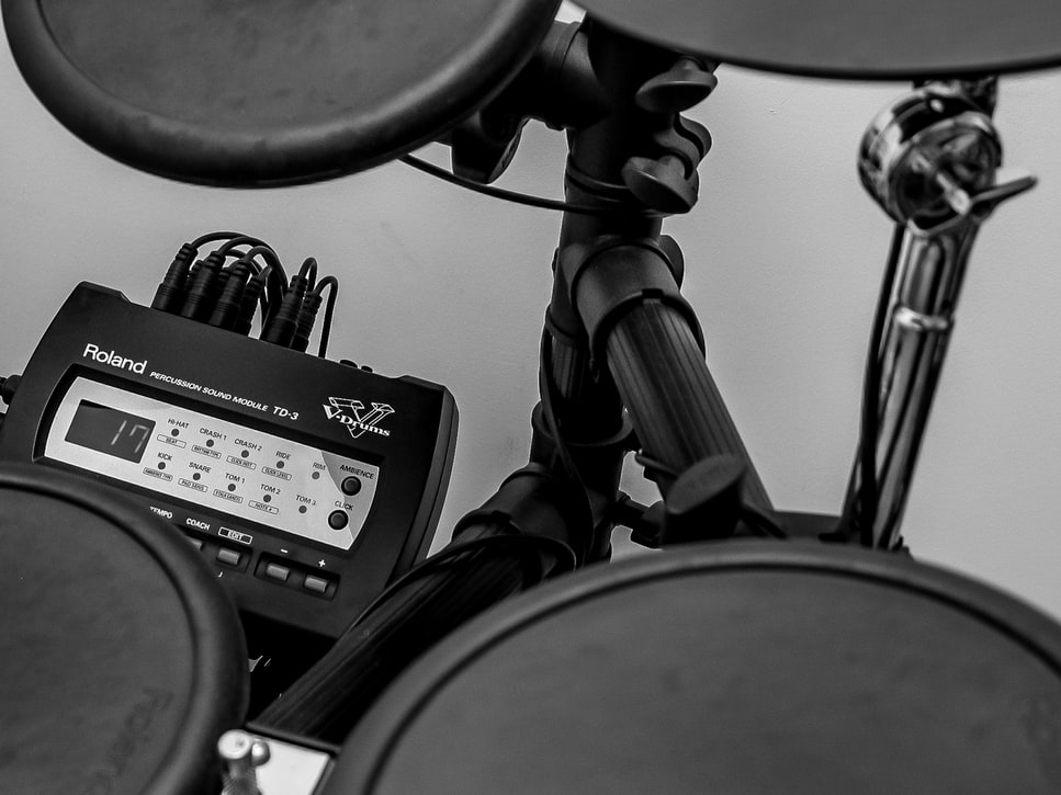 Rubber Pads vs. Mesh Drum Heads – Which are Better?