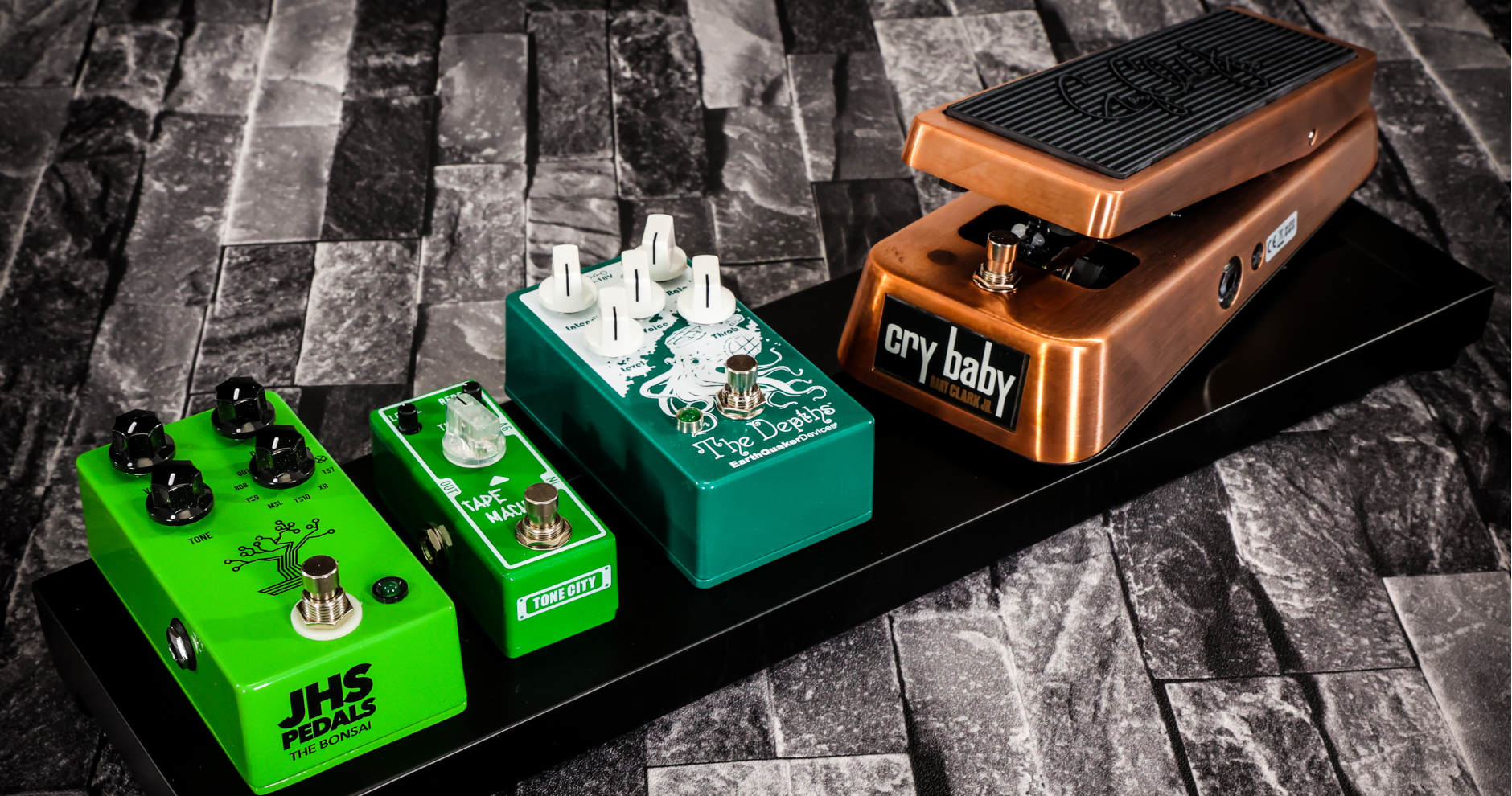 Building Christmas-Themed Pedalboards