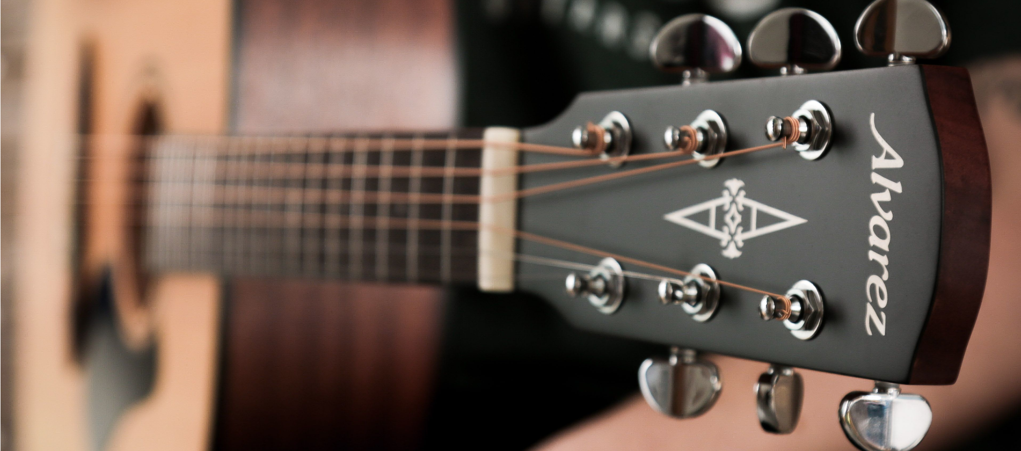 Alvarez Guitars &ndash; 5 Things You Should Know!