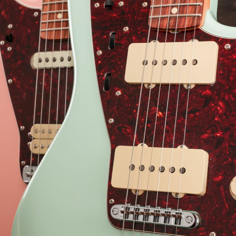 Fender Jaguar vs. Jazzmaster What's the Difference? Andertons Blog