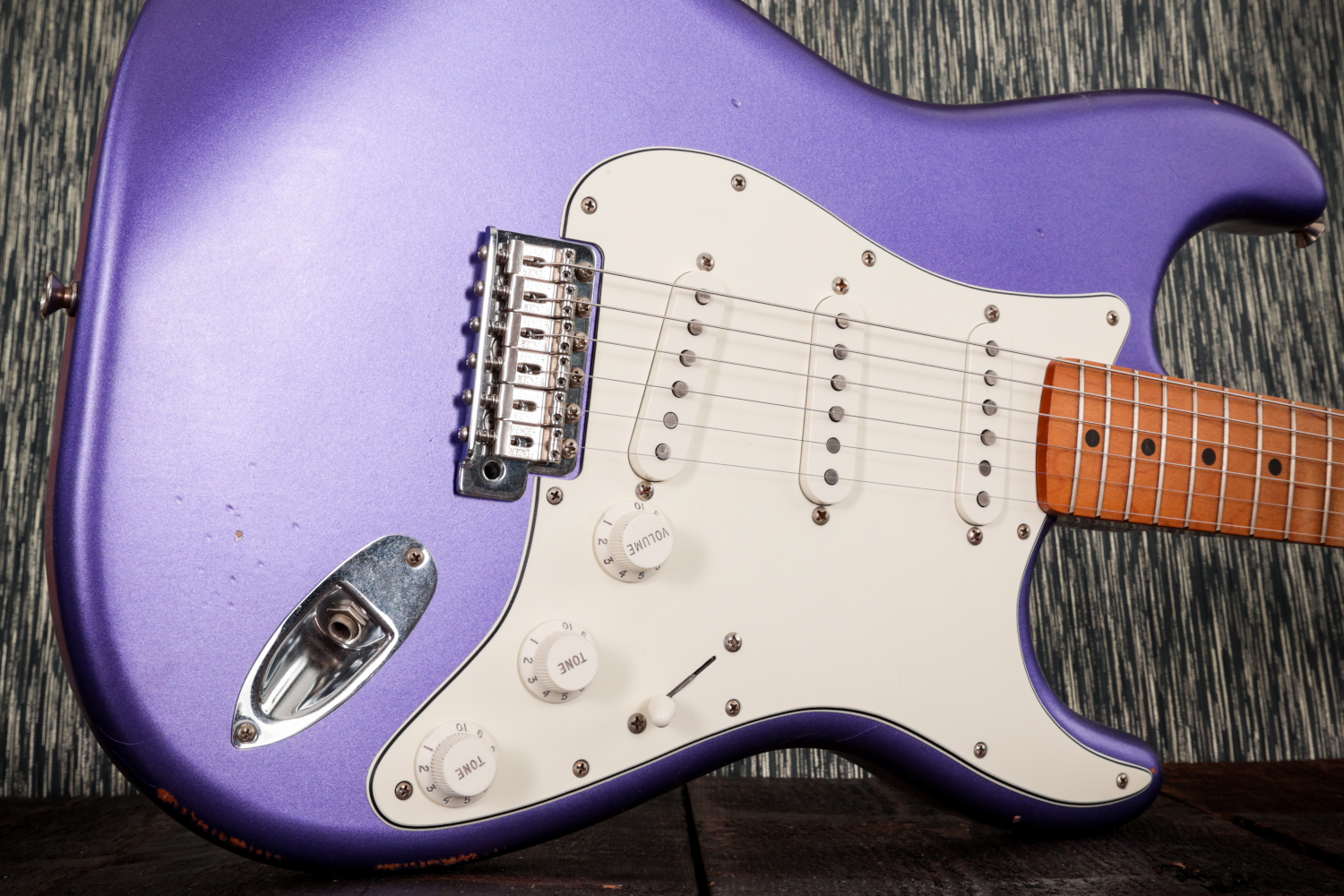 Fender FSR Mischief Maker Strat Purple