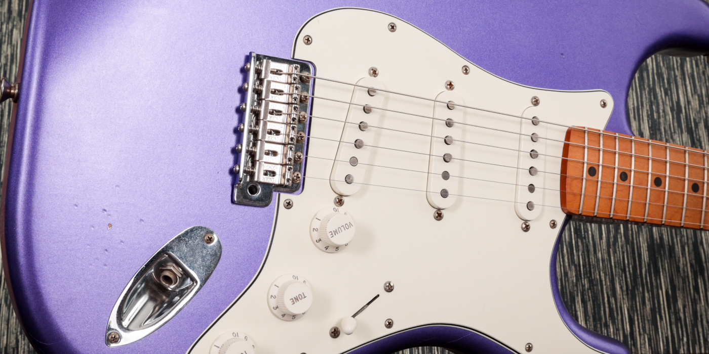 Fender FSR Road Worn Mischief Maker Stratocaster Purple