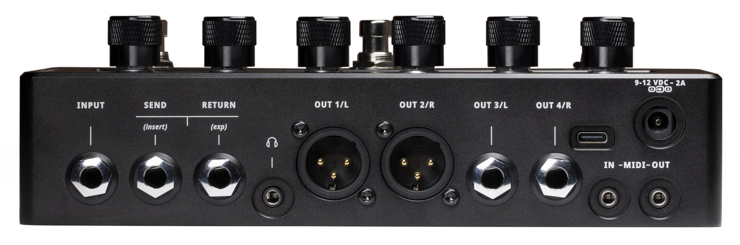 Darkglass Anagram Guitar Essentials back inputs and outputs