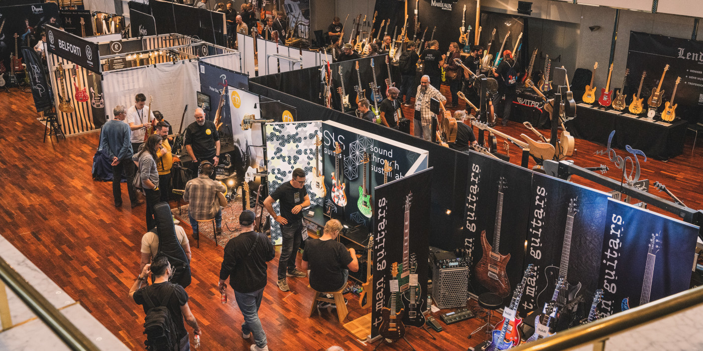 A photo of the show floor at Guitar Summit